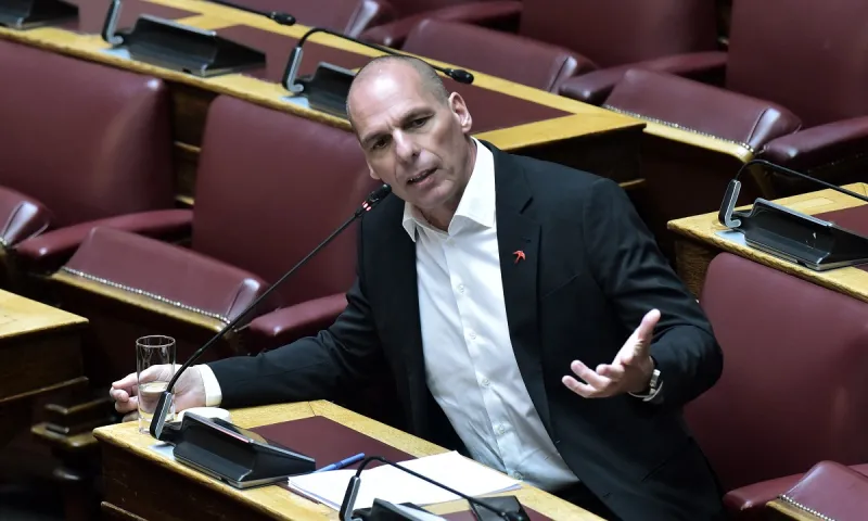 Απάντησε ο Βαρουφάκης για το ταξίδι στην Αίγινα