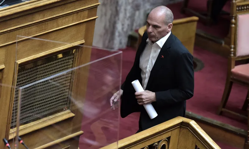 Βαρουφάκης: «Έγινε κανονικά ο έλεγχος, δεν είναι η κύρια κατοικία μου στην Αίγινα» (vid)
