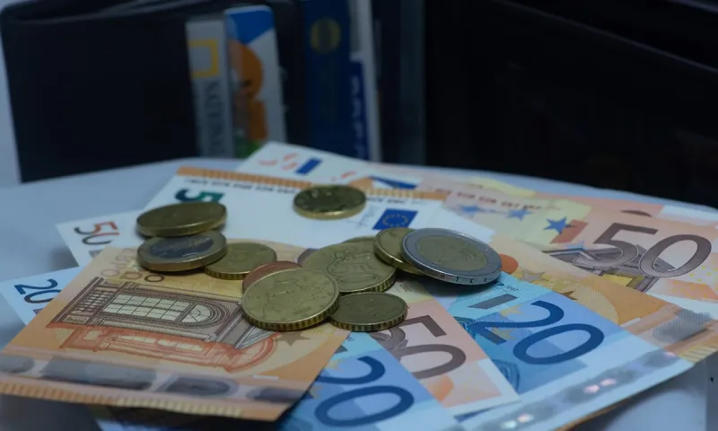 Επίδομα 800 ευρώ: Λύνεται το πρόβλημα γι' αυτούς σε επίσχεση