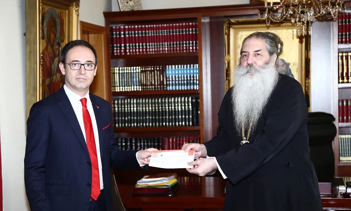 Ολυμπιακός: Προσφορά στην Ιερά Μητρόπολη Πειραιώς
