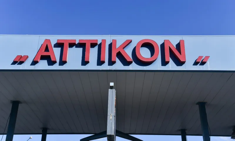 Κορονοϊός: Στους 100 οι νεκροί, «έφυγε» 84χρονος στο Αττικόν