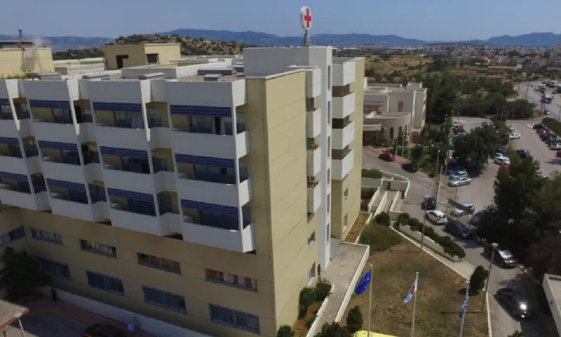 Κορονοϊός: Βγήκε από τη ΜΕΘ και καταχειροκροτήθηκε (vid)