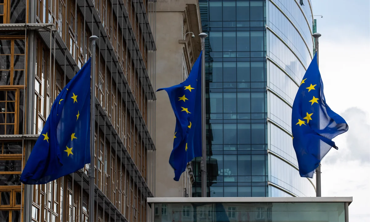 Περισσότερους πόρους προς Ιταλία και Ισπανία σχεδιάζει να δώσει η Κομισιόν