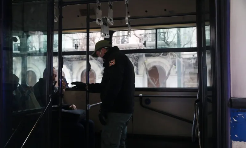 Απαγόρευση κυκλοφορίας: Πλησιάζουν τις 40 χιλιάδες πρόστιμα