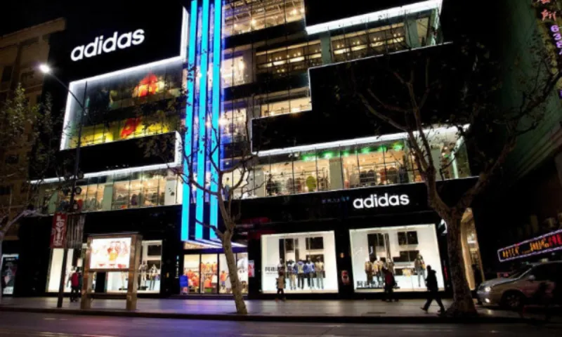 Κορονοϊος: Παραλίγο να... εξαφανίσει την Adidas!
