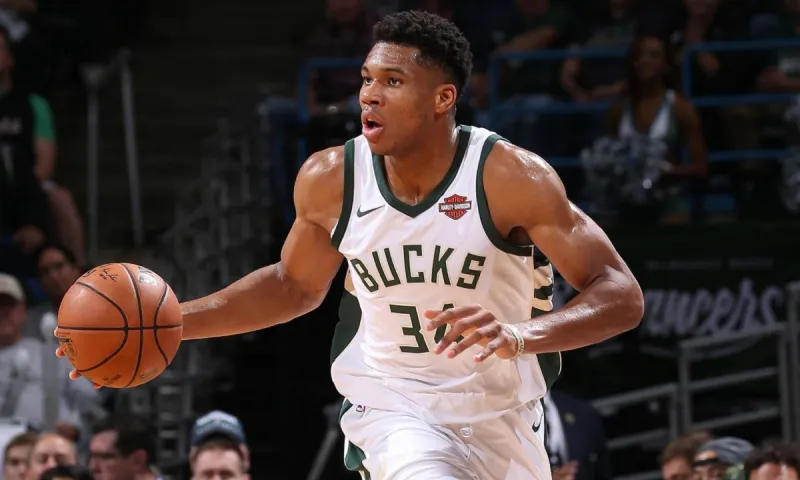 Αντετοκούνμπο: Απρόσμενη συμφωνία για τον Greek Freak!