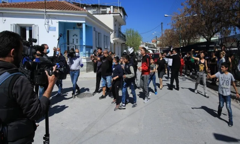 Κορονοϊός: Ξέφρενοι πανηγυρισμοί στο Δροσερό Ξάνθης - Αρνητικά τα τεστ (vid)