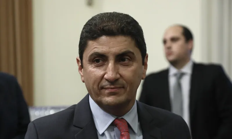 Αυγενάκης: «Πιθανό να ολοκληρωθεί το πρωτάθλημα χωρίς κόσμο» (vid)