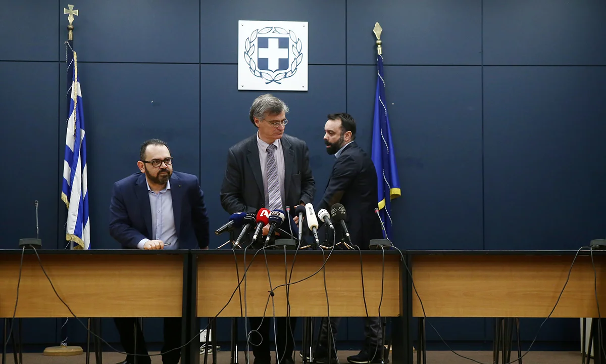 Τσιόδρας: «22 νέα κρούσματα, στους 102 οι νεκροί» (vid)