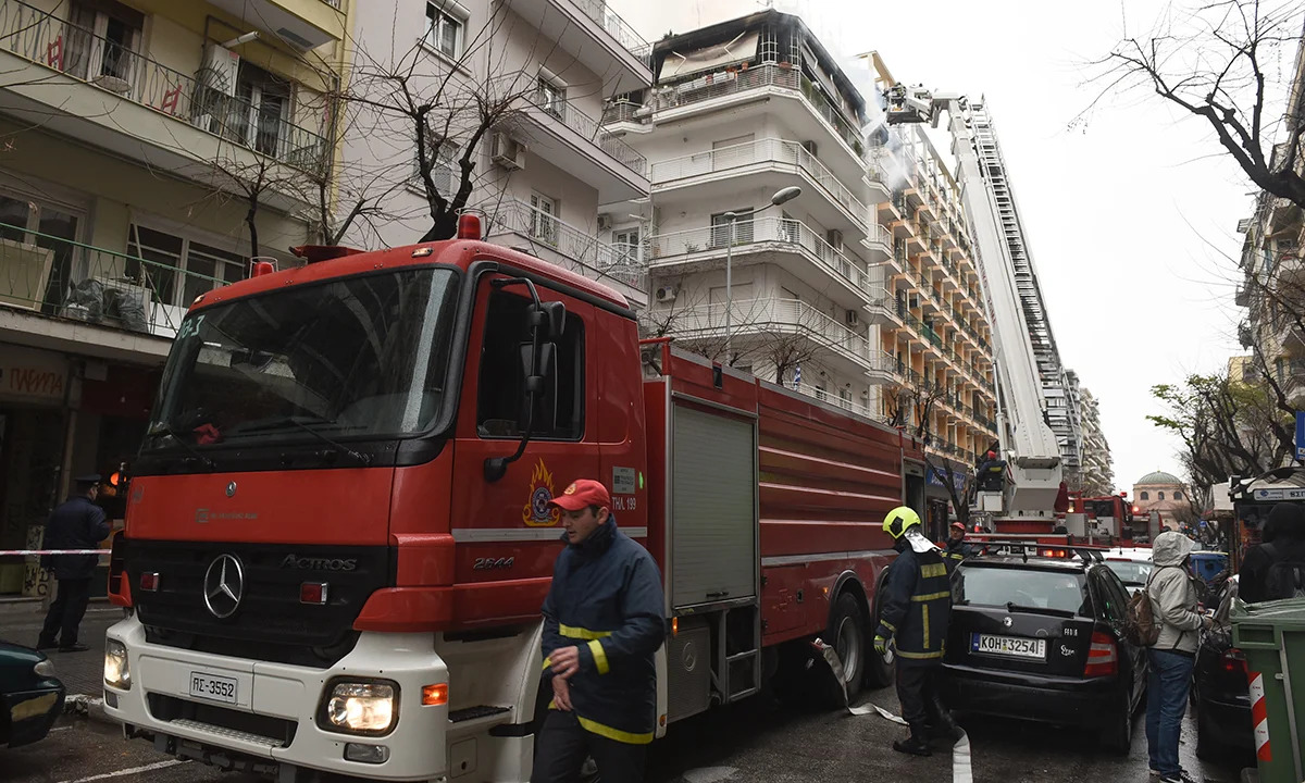 Θεσσαλονίκη: Εμπρησμός σε γραφείο βουλευτού της ΝΔ (vid)