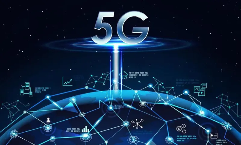 Κορονοϊός: Καίνε κεραίες 5G γιατί θεωρούν ότι βοηθούν στην εξάπλωση του ιού στη Βρετανία
