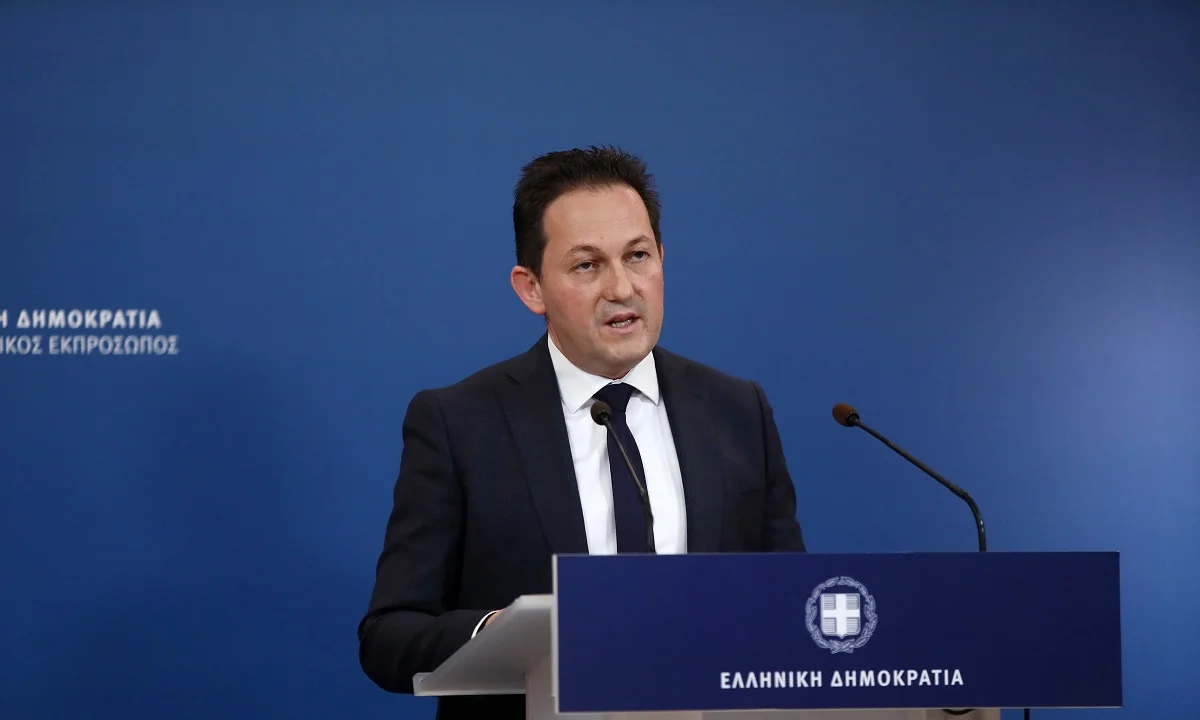 Πέτσας: «Αυστηρότερες κυρώσεις για όσους παραβιάσουν τα μέτρα το Πάσχα»