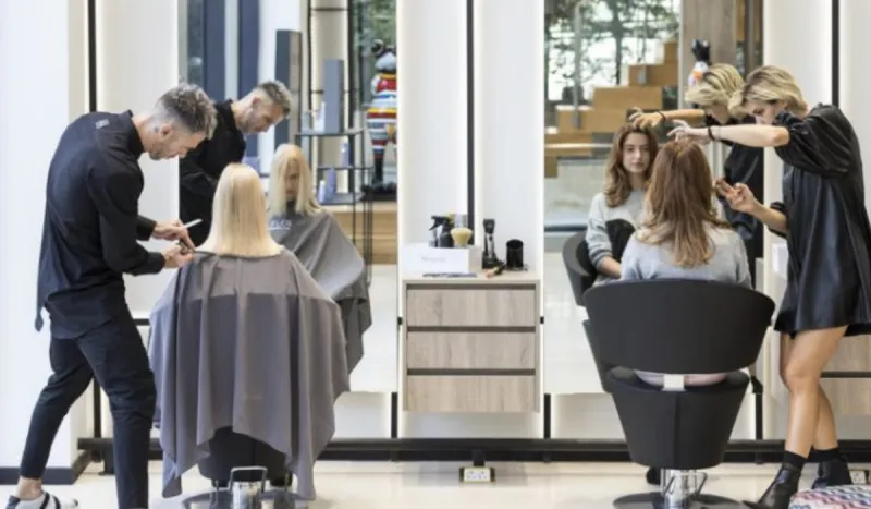 Καραντίνα-Απίστευτα: Βάψτε μου τη ρίζα πληρώνω όσο όσο!