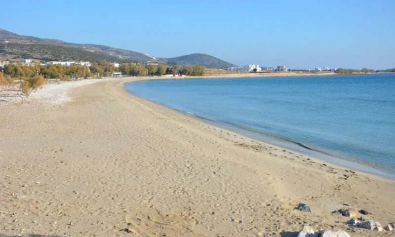 Κορονοϊός - Πάρος: Πήγε σε άδεια παραλία και της επιβλήθηκε πρόστιμο 150 ευρώ