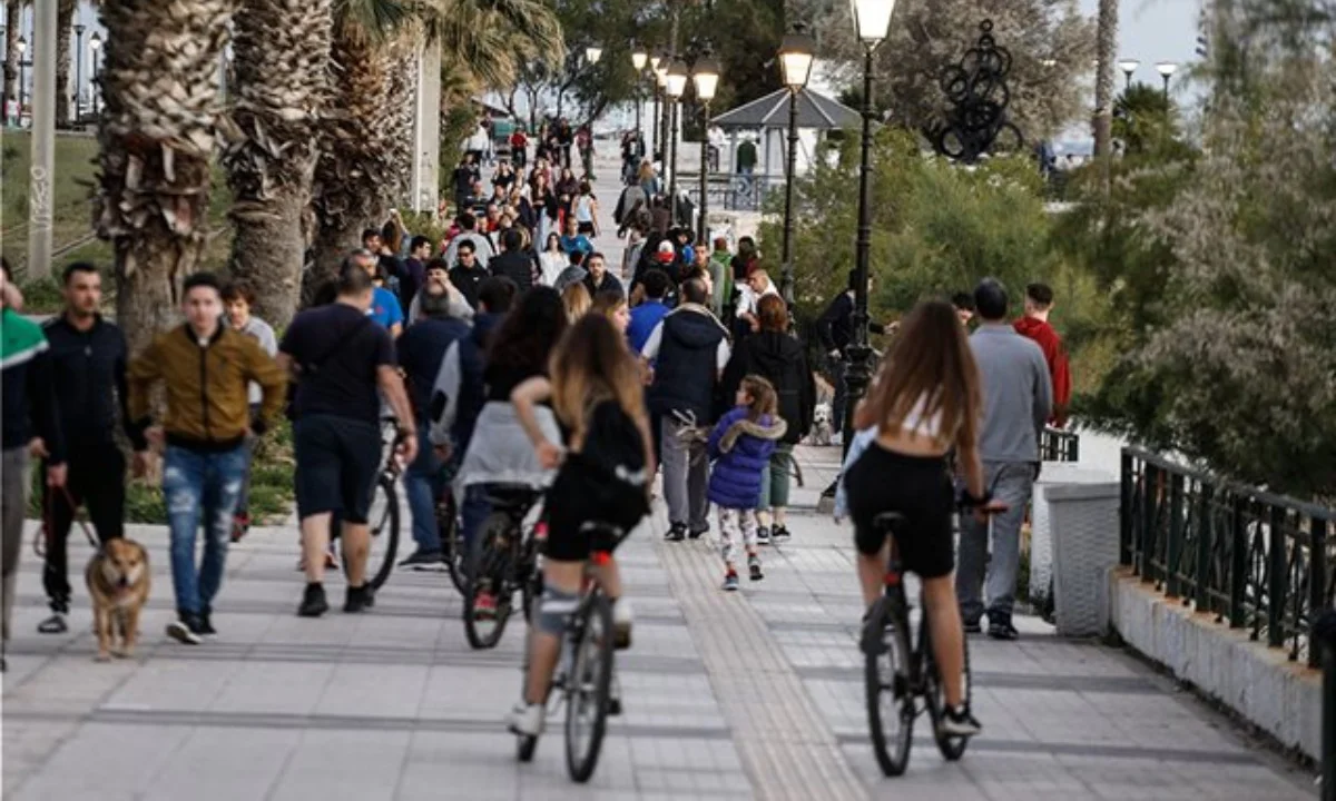 Κορονοϊός: Χαμός από κόσμο στον Φλοίσβο!