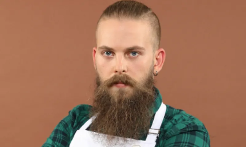 MasterChef: Έχετε δει τη σύζυγο του Δημοσθένη; Θα πάθετε πλάκα! (pics-vid)