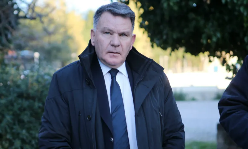 Κούγιας σε Θωμαΐδη: Σαγόνια με κυτταρίτιδα στην πλάτη!