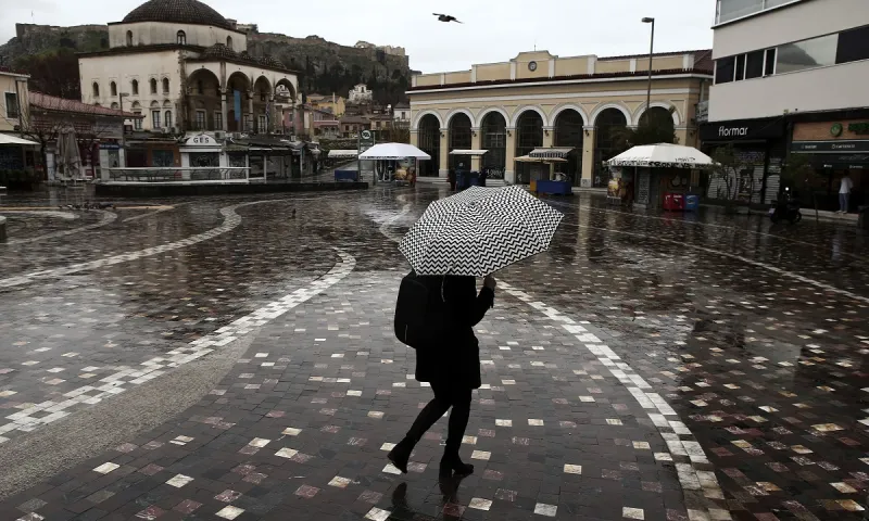 Καιρός 21/4: Βροχές και αισθητή πτώση θερμοκρασίας