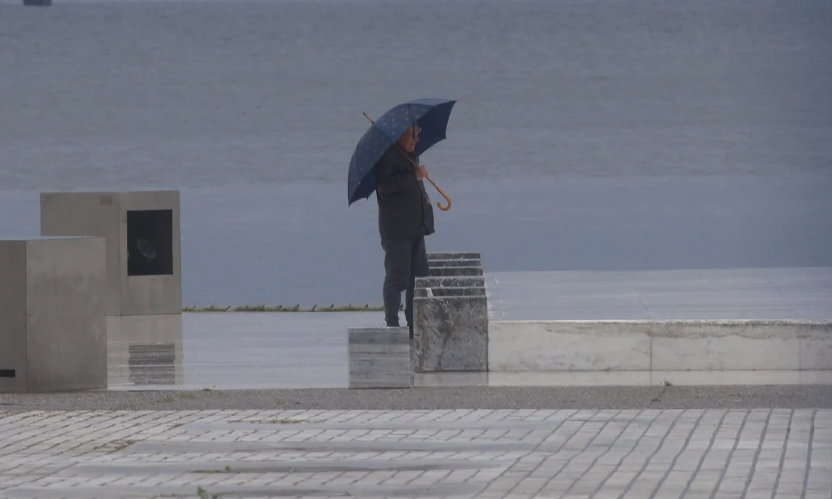 Καιρός 22/4: Τοπικές βροχές και πτώση της θερμοκρασίας