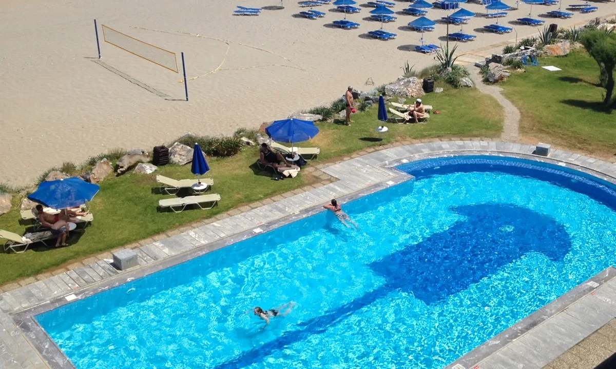Ξενοδοχεία βάζουν πωλητήριο λόγω κορονοϊού (vid)