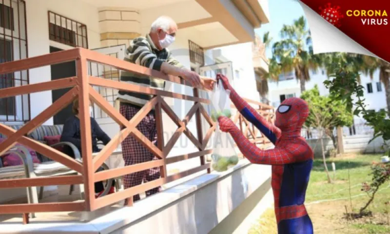 Spiderman: Είναι Τούρκος και τα... βάζει με τον κορονοϊό (pics)