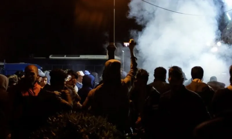 Σκαραμαγκάς: Αιματηρή συρο-αφγανική σύρραξη για ερωτική αντιζηλία!