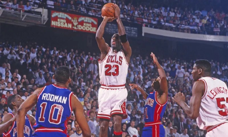 Μάτζικ: «Οι Bad Boys έκαναν τον Τζόρνταν GOAT» (vids)