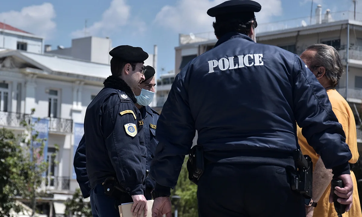 Πετράλωνα: Συμπλοκή οπαδών με μαχαίρια!