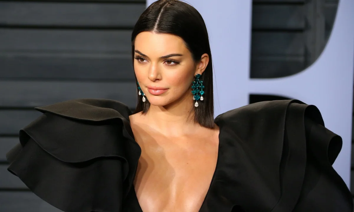 Kendall Jenner: Ακόμα ένας μπασκετμπολίστας στα… δίχτυα της (pics)