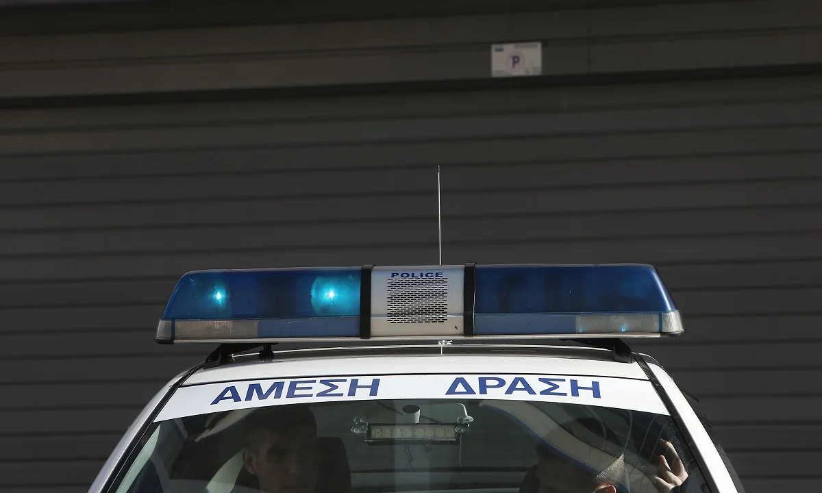 Περιπολικό παραβίασε στοπ και παρέσυρε μοτοσικλετιστή!