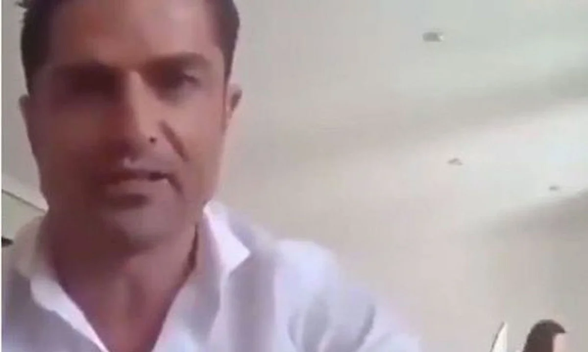 Ισπανία: «Τσάκωσαν» παρουσιαστή να απατά τη σύντροφό του... ενώ έδινε ρεπορτάζ από το σπίτι του