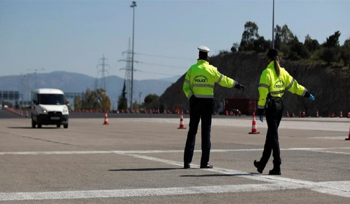 Κορονοϊός: Άλλα 1.398 πρόστιμα για παράνομες μετακινήσεις