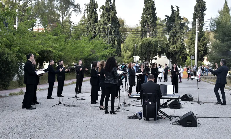 Κορονοϊός: Συγκίνηση στα νοσοκομεία με το μουσικό «ευχαριστώ» (vid+pics)