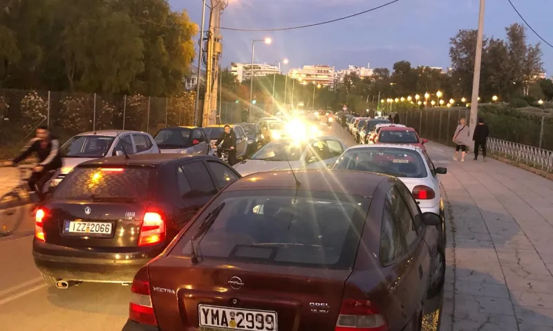 Μαρίνα Φλοίσβου: «Βούλιαξε» από κόσμο και έκλεισε! (pics)