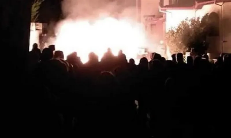 Πέλλα-Επεισόδια: Έβαλαν φωτιά σε ξενοδοχείο προσφύγων!