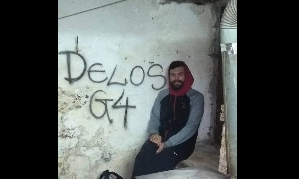 Το αντίο των οπαδών του ΠΑΟΚ στο  γνωστό tattoo Artist και ΠΑΟΚτσή Ντέλο