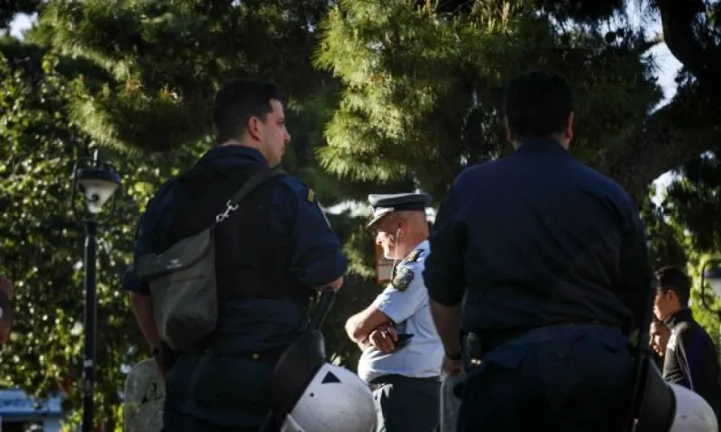 Έκτακτα μέτρα: Τα ΜΑΤ φυλάνε σκοπιά στην πλατεία Αγ. Ιωάννου