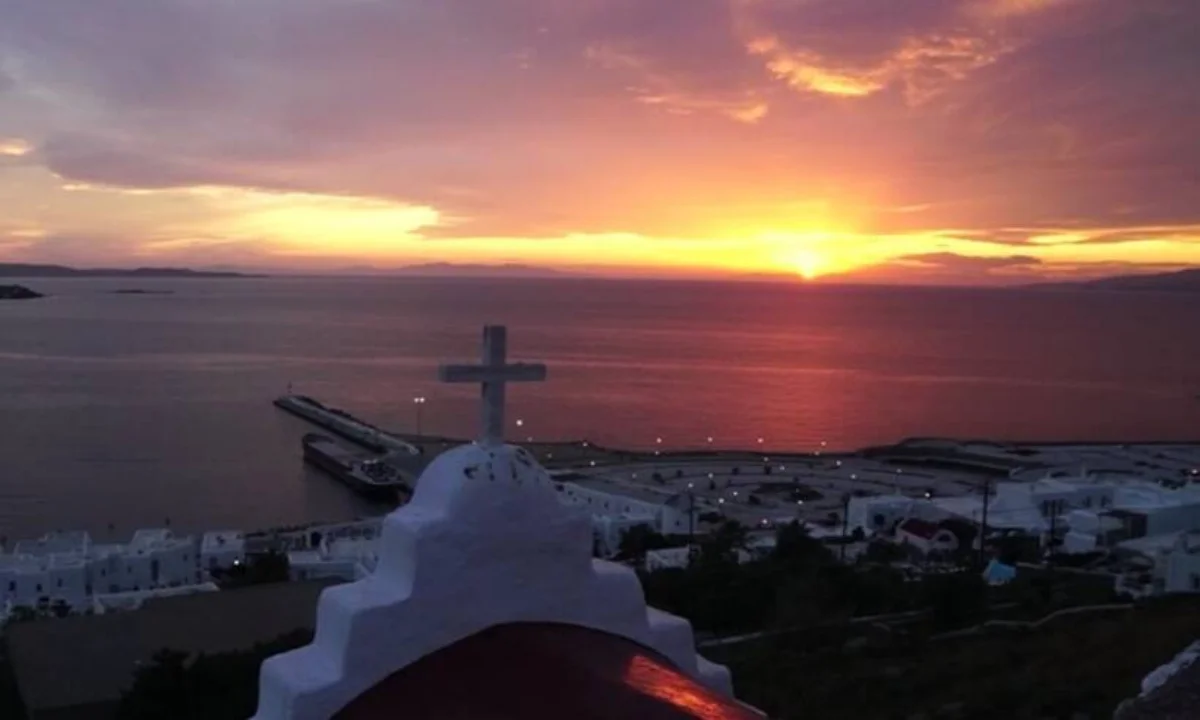 Viral σε όλο τον πλανήτη: Το ηλιοβασίλεμα της Μυκόνου (video)