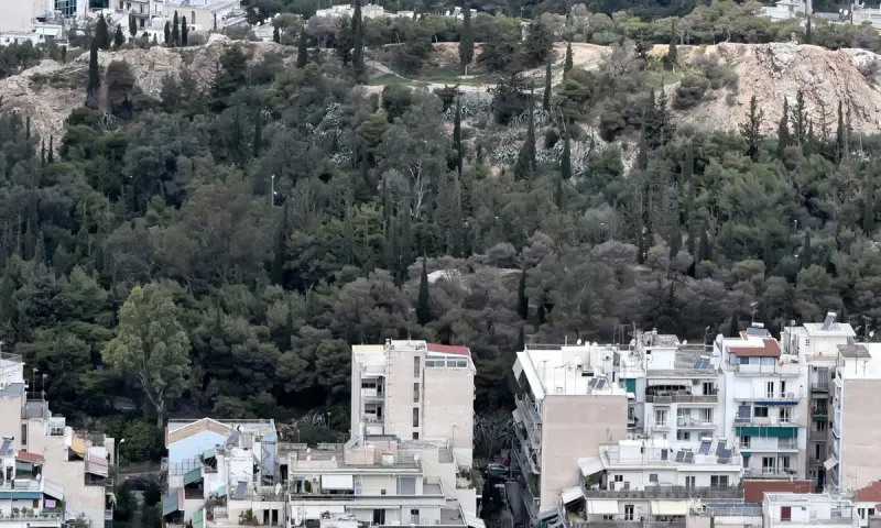 Τραγωδία στο λόφο του Στρέφη: Νεκρή γυναίκα από πτώση