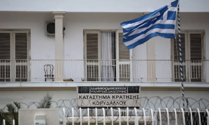 Φυλακές Κορυδαλλού: Βρέθηκαν μαχαίρια, σουβλιά και ύποπτες ουσίες