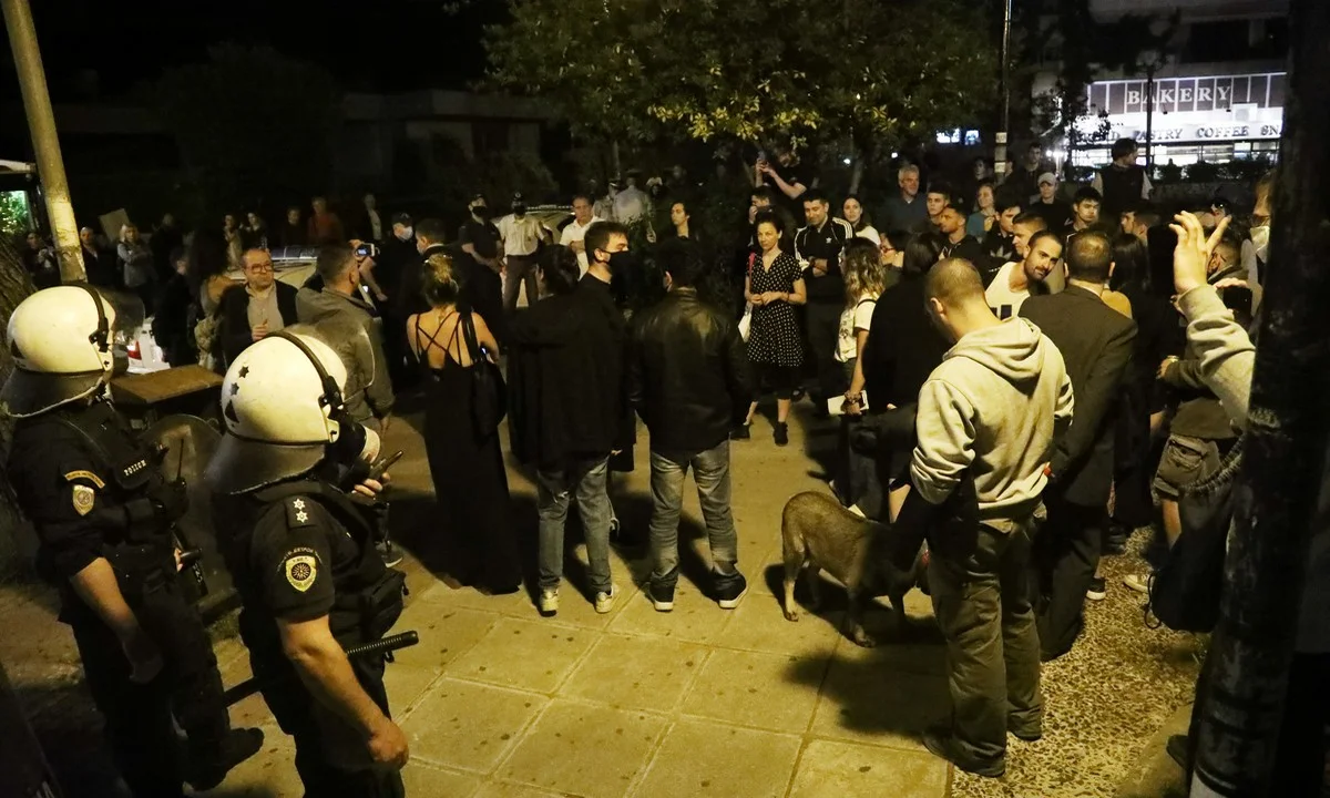 Αγία Παρασκευή: Σε επιφυλακή για τρίτο βράδυ η ΕΛ.ΑΣ (vid)