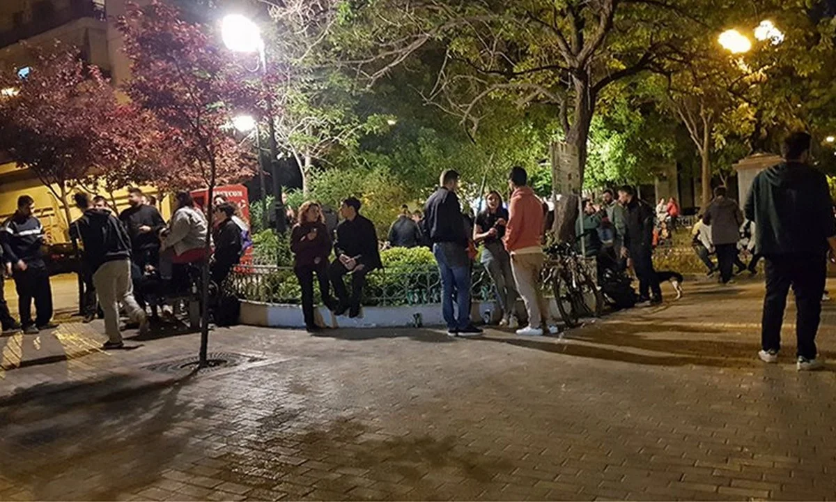 Άρση μέτρων: «Ανταρτοπόλεμος» τις νύχτες στις πλατείες (vid-pics)