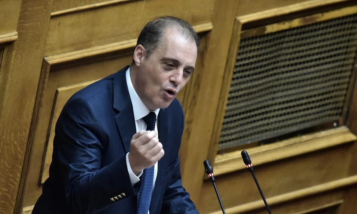 Νέα επίθεση Βελόπουλου κατά Τσιόδρα: «Είναι ένα παιδάκι που παίρνει λεφτά από φαρμακοβιομηχανίες»