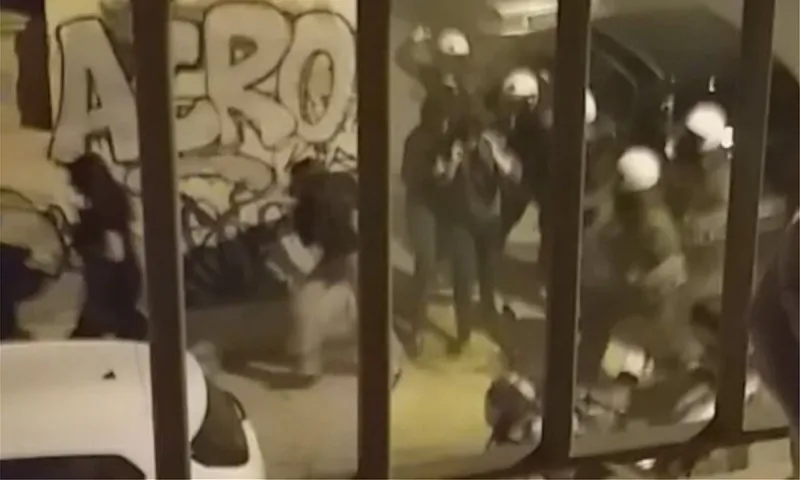 Πεδίο μάχης η Κυψέλη: ΜΑΤ έριξαν χημικά για να διαλύσουν συγκέντρωση (pics)