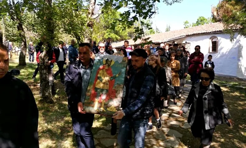 Κοζάνη: Πλήθος κόσμου σε λιτανεία εικόνας στη Σιάτιστα (pics)