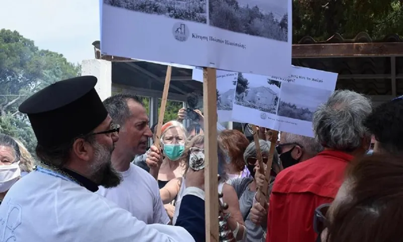 Απίστευτες σκηνές στην Ηλιούπολη: Διαδηλωτές πιάστηκαν στα χέρια με πιστούς! (vid)