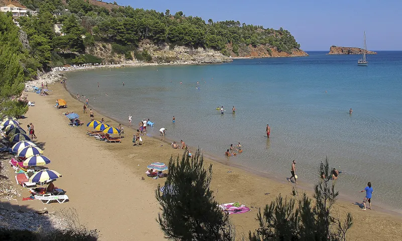 Κορονοϊός: Αλλάζουν πολλά σε ξενοδοχεία, πισίνες, παραλίες (vid)