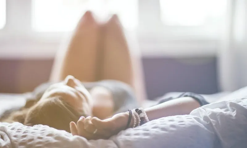 Γυναίκα αυτοϊκανοποιήθηκε σε κρεβάτια πασίγνωστης επιχείρησης (vid, pic)