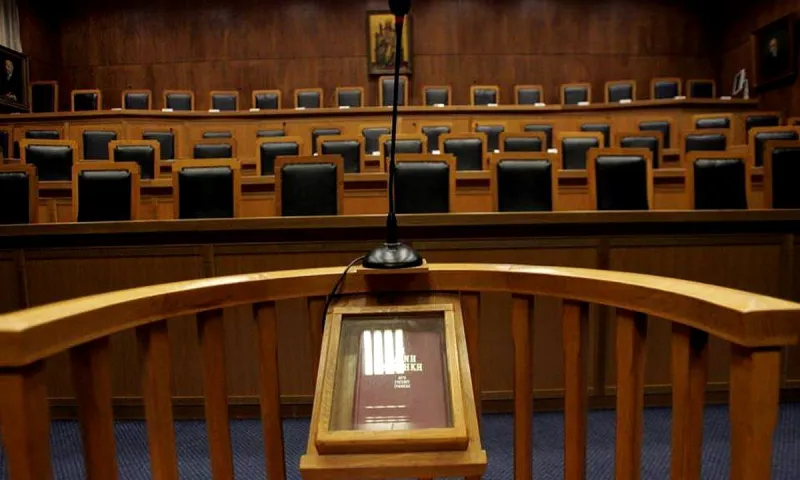 Παραγράφονται αδικήματα για να αποσυμφορηθούν τα δικαστήρια!