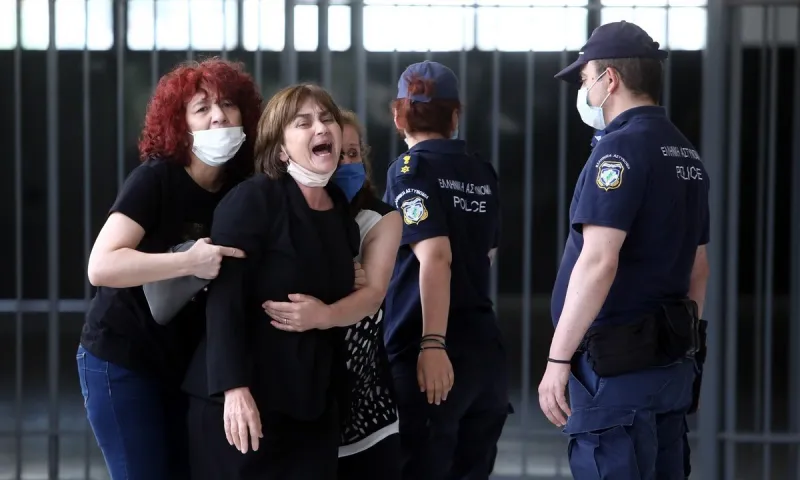 Σπαραχτικό video με τη μητέρα της Τοπαλούδη: «Μη γίνετε πουτ... γιοι»